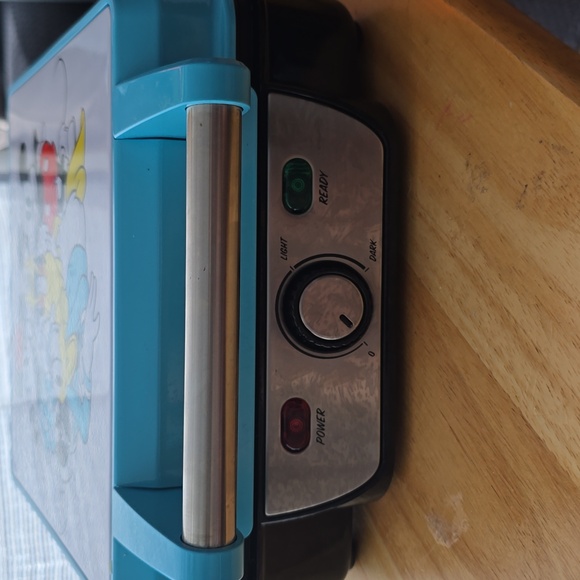 DISNEY Waffle maker - Picture 4 of 4